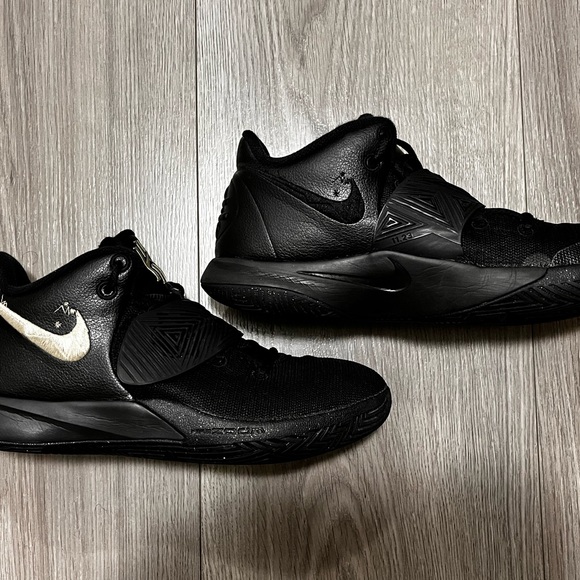 Nike Kyrie Flytrap 3 - Picture 3 of 7